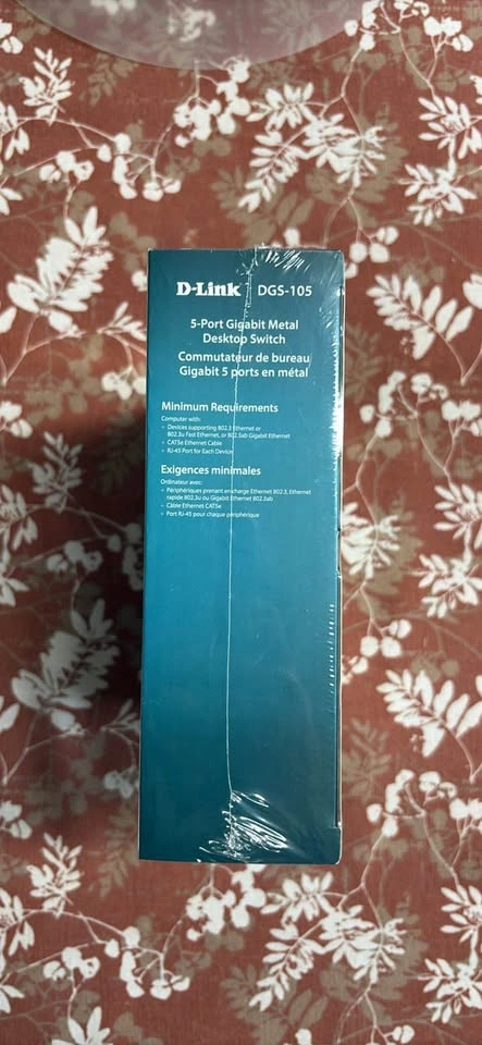 D-Link DGS-105 5-Port Gigabit Metal Desktop Switch - photo 2
