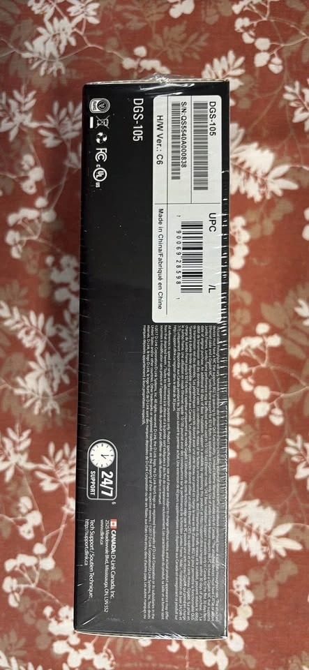 D-Link DGS-105 5-Port Gigabit Metal Desktop Switch - photo 5