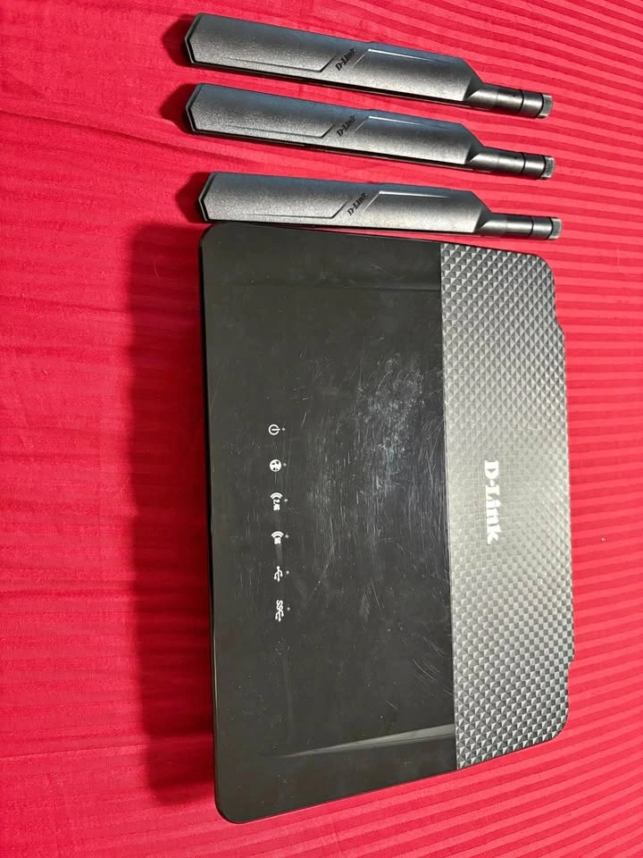 D-Link DIR-880L Wireless AC1900 Dual Band Gigabit Router