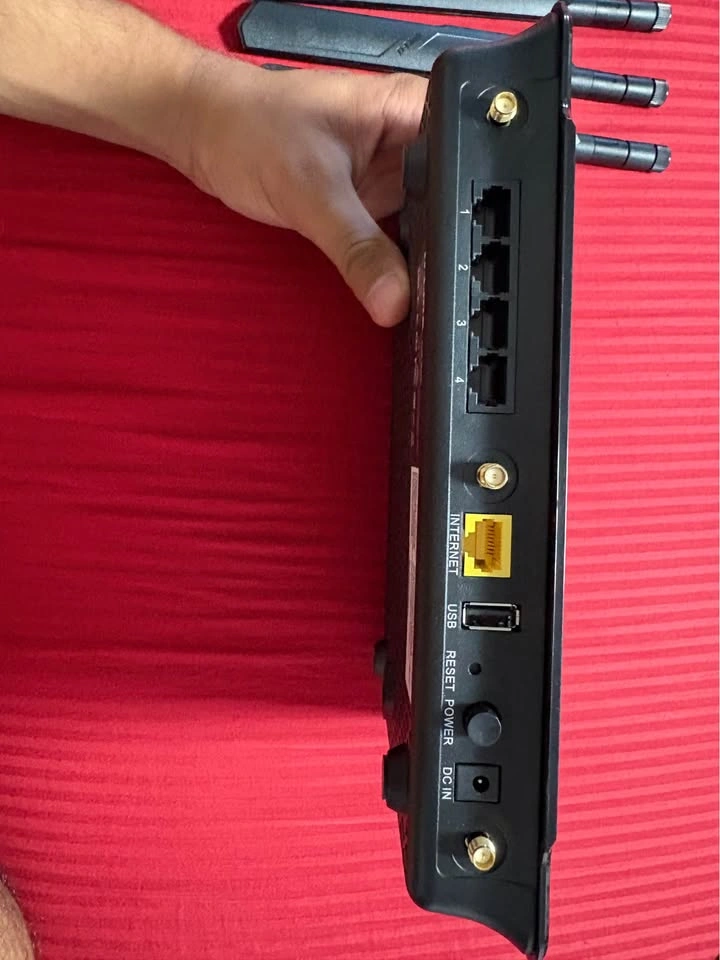 D-Link DIR-880L Wireless AC1900 Dual Band Gigabit Router - photo 3