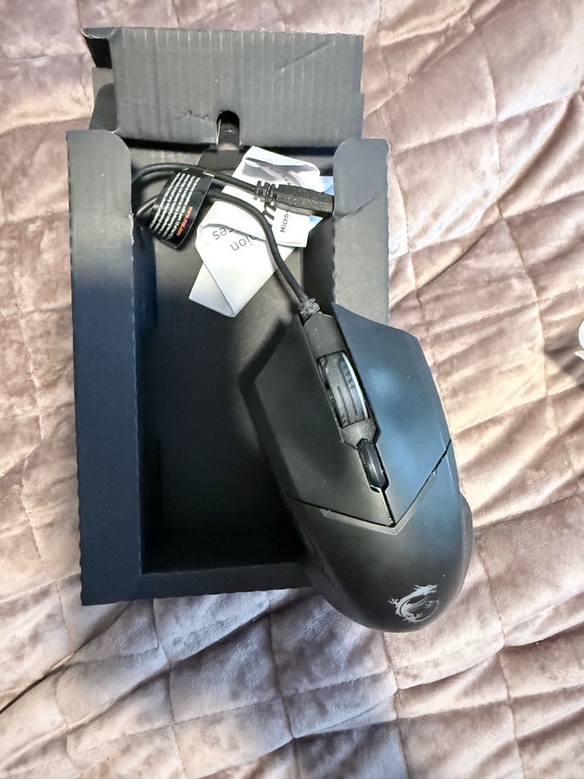 MSI Clutch GM08 Gaming Mouse - photo 3