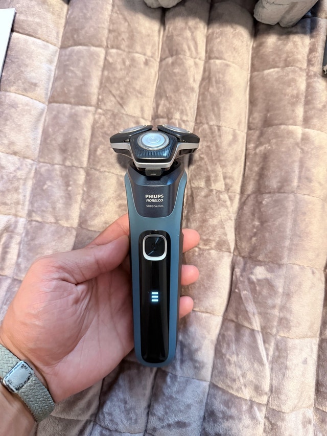 Philips Norelco Shaver 5400 - photo 2