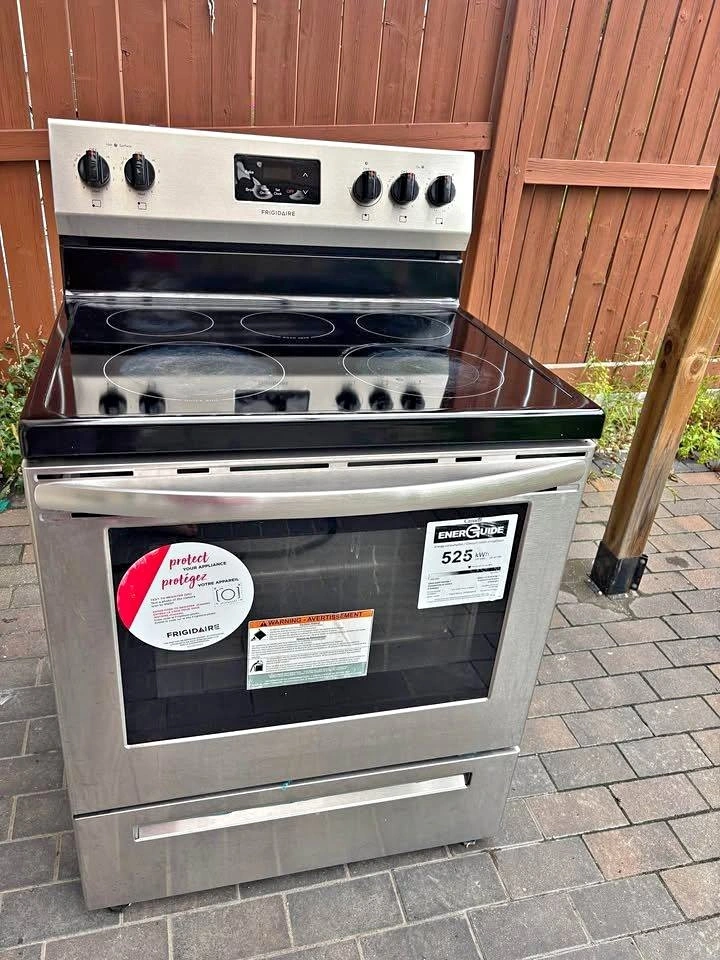 Electric stove from Frigidaire - Near Mint condition