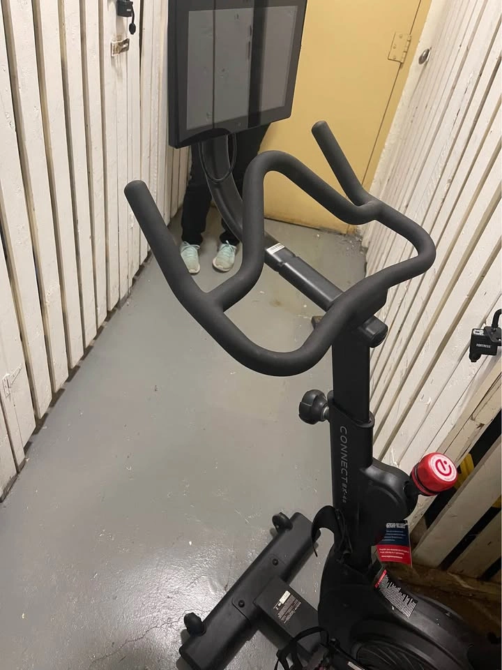 Echelon Connect EX4s+ Spin Bike with 15.6 in. Touch-screen - photo 2