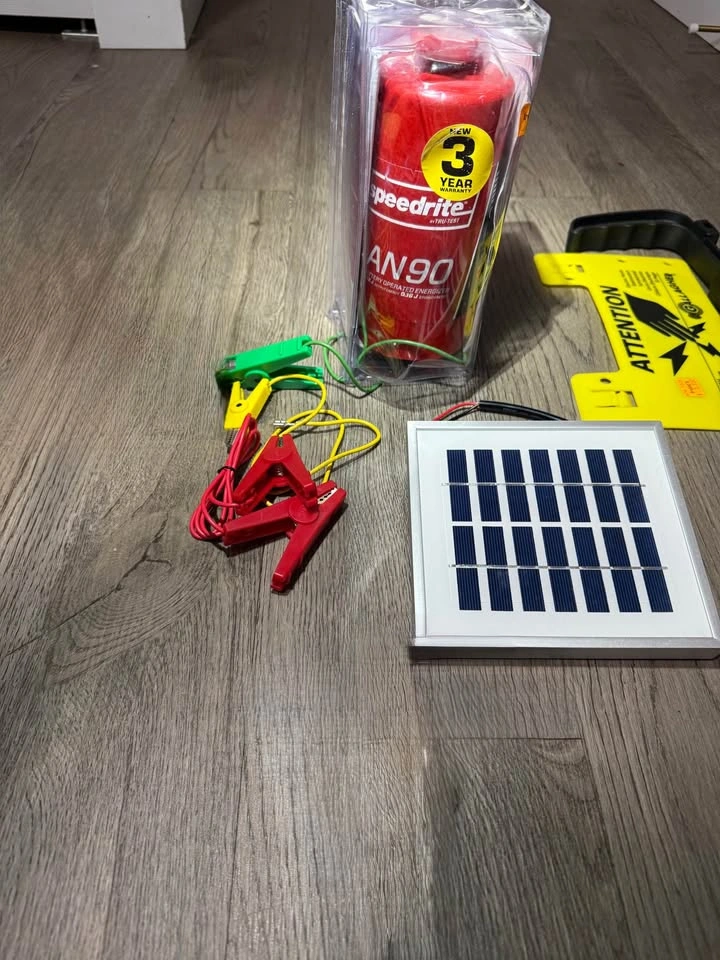 Electric fence energizer - photo 2