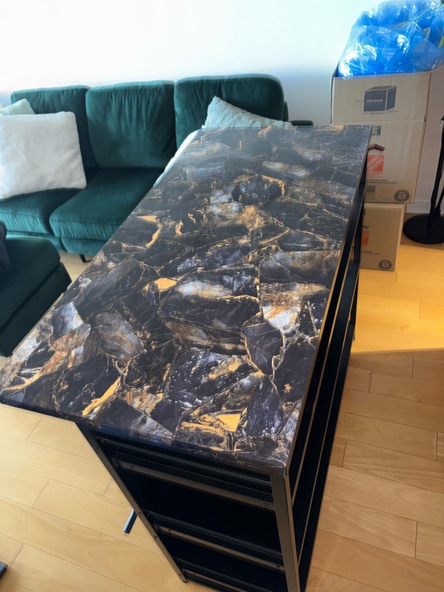 Bar / Kitchen Island - photo 2