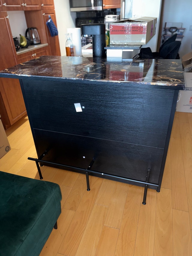 Bar / Kitchen Island - photo 3