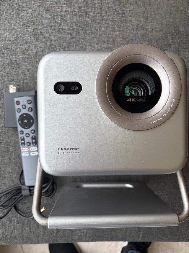 Hisense M2 Pro Projector - photo 2