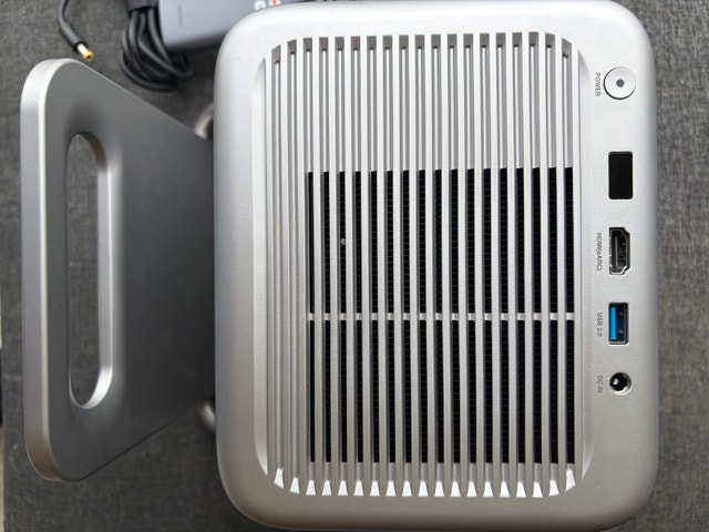 Hisense M2 Pro Projector - photo 4