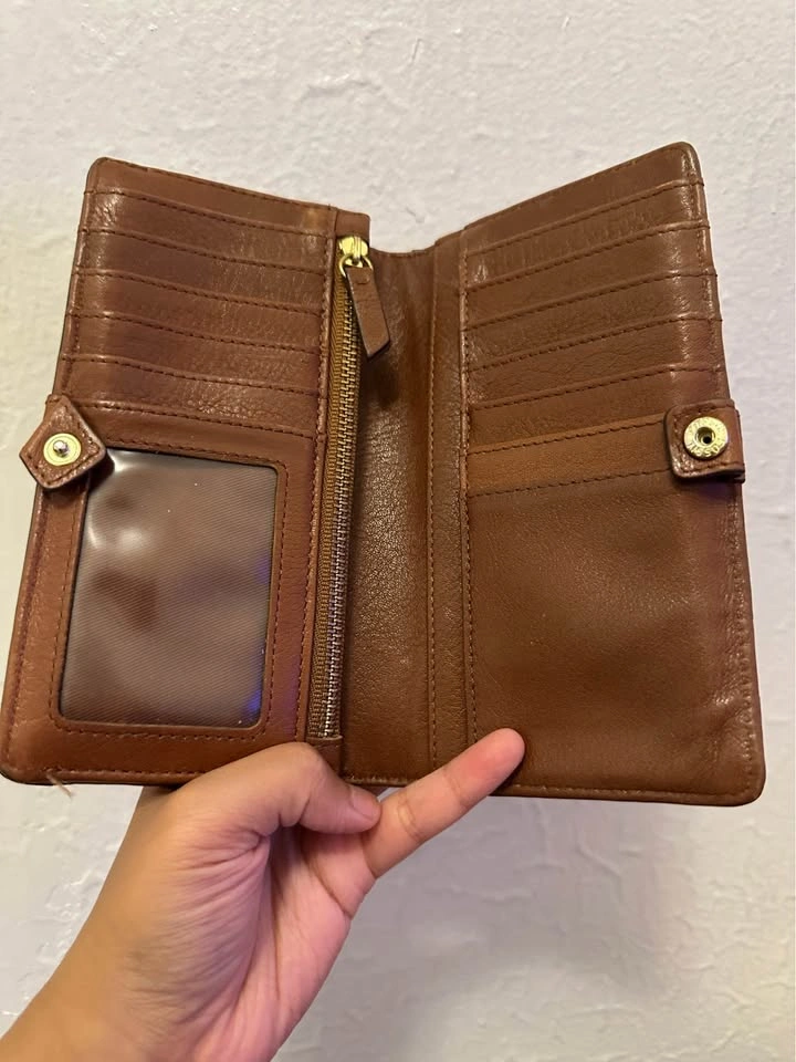 Fossil Slim Bifold Wallet. Pickup in Park Slope. - photo 3