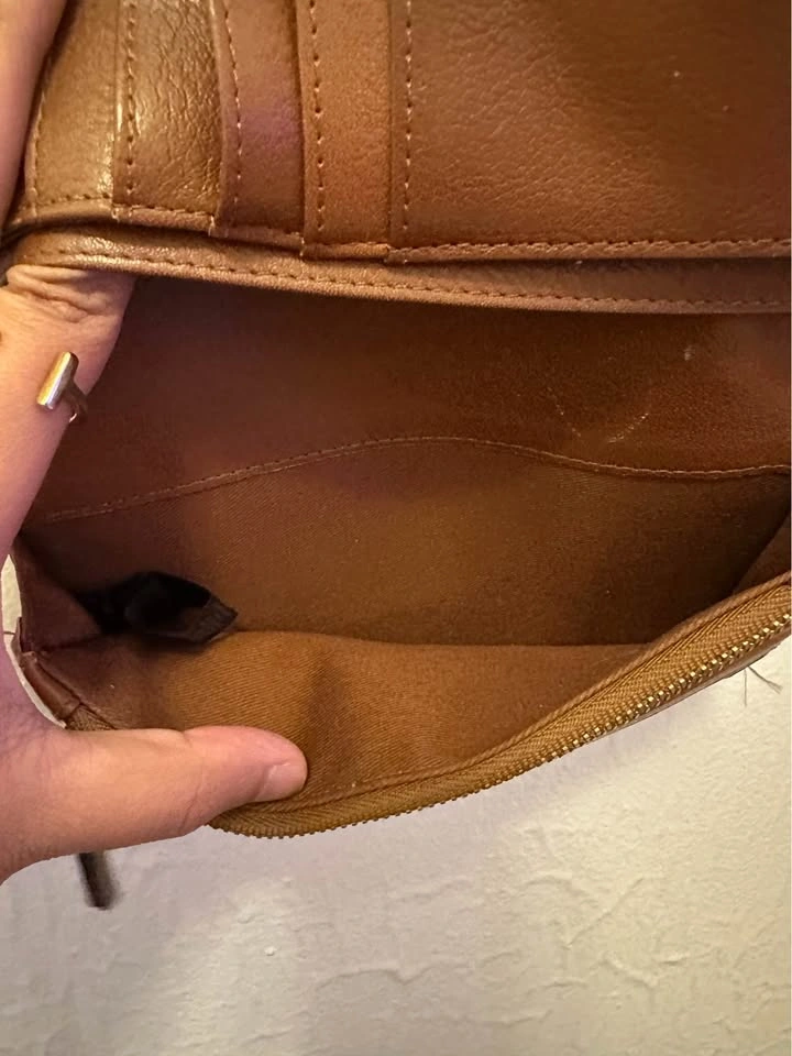 Fossil Slim Bifold Wallet. Pickup in Park Slope. - photo 4