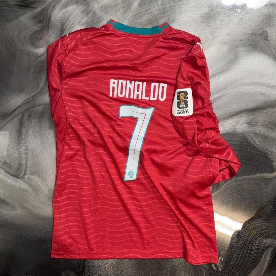 Ronaldo CR7 2026 Worldcup Jersey Long Sleeves L size - photo 2