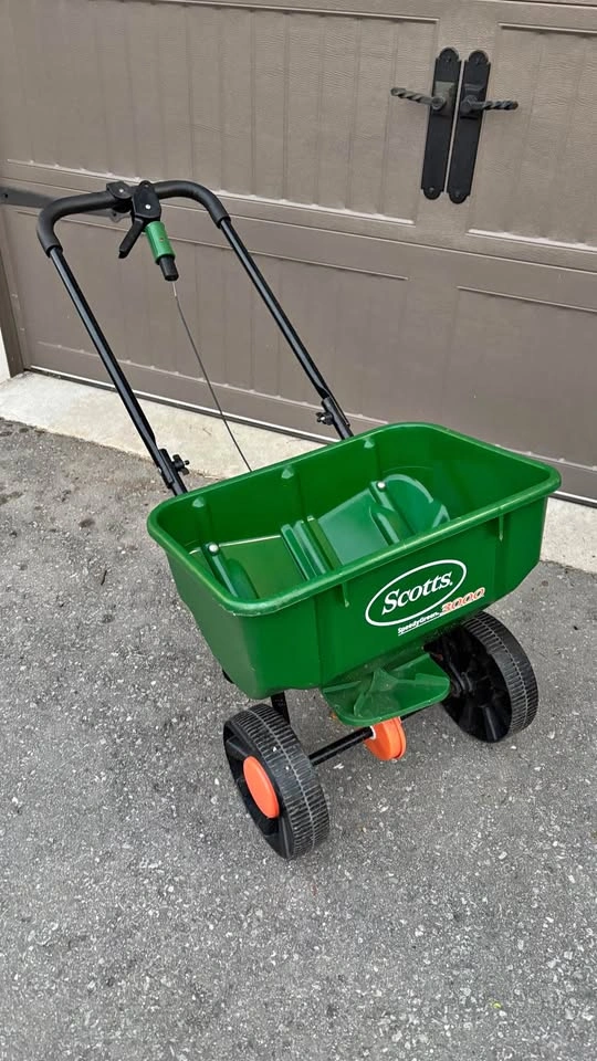 Scotts Broadcast Spreader