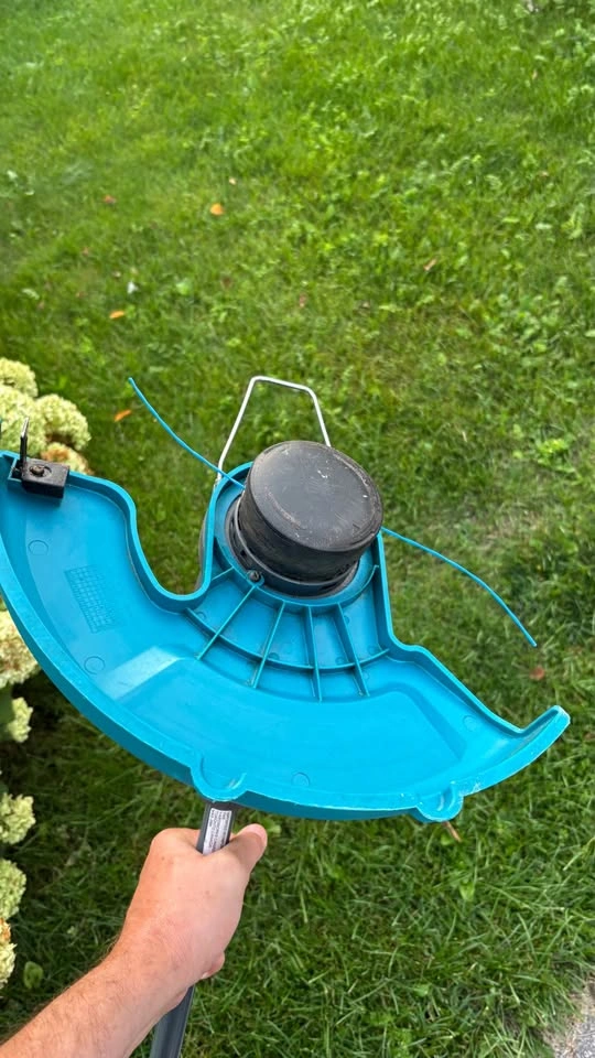 Yardworks 14” Corded Electric String Trimmer - photo 4