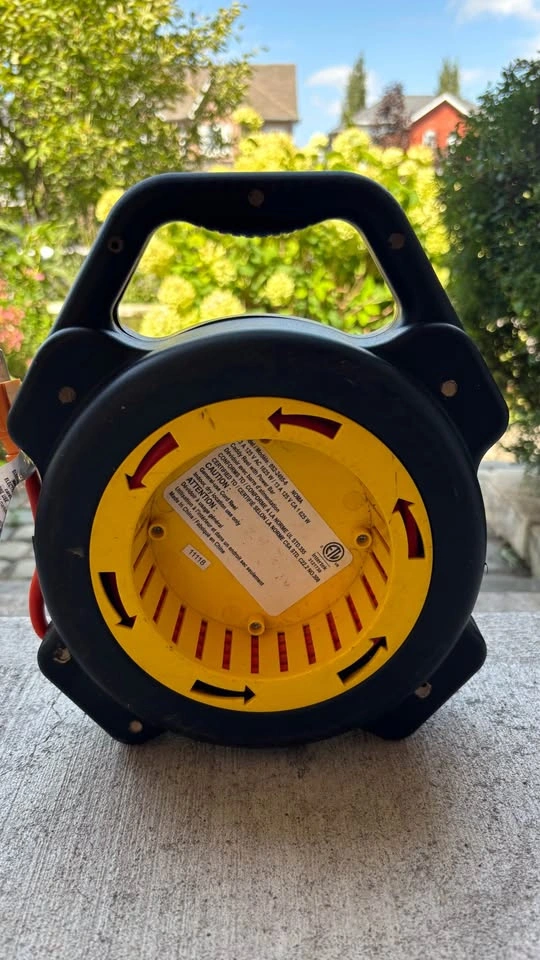 Noma 25 foot extension cord on reel with sockets - photo 2