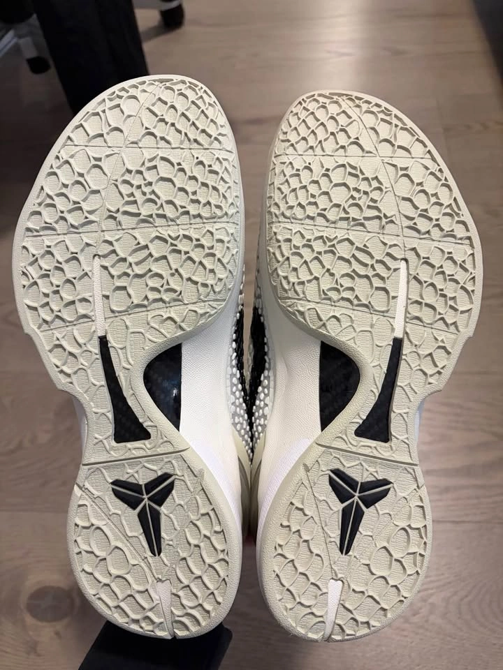 Kobe 6 Basketball Shoes – Size 10.5 – Brand New - photo 3