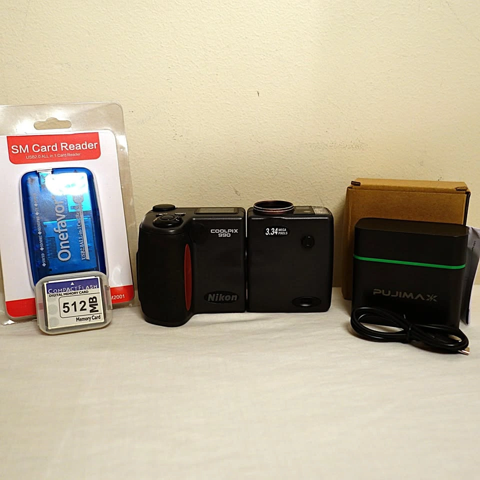 Nikon Coolpix E990 Vintage Digital Camera Bundle