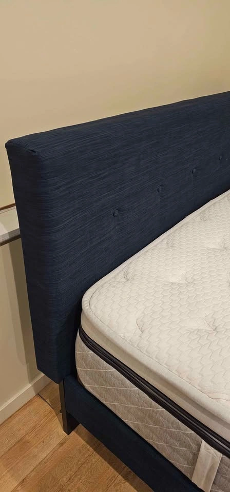 Complete Kingsdown King Bed Set - photo 4