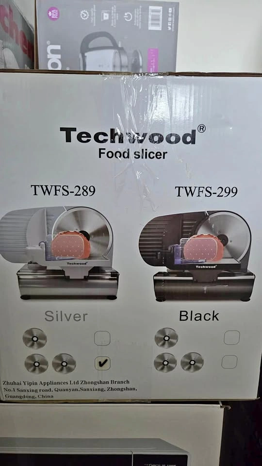 Moving sale (food slicer, fryer)
