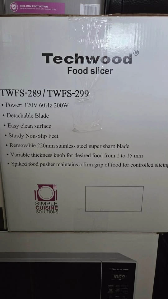 Moving sale (food slicer, fryer) - photo 4