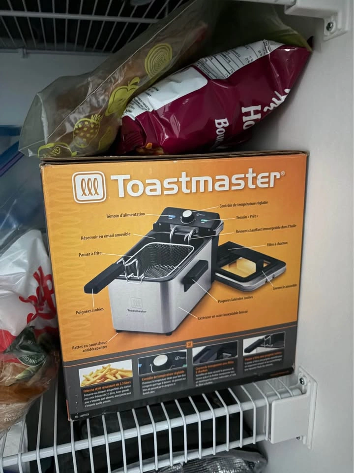 Moving sale (food slicer, fryer) - photo 5