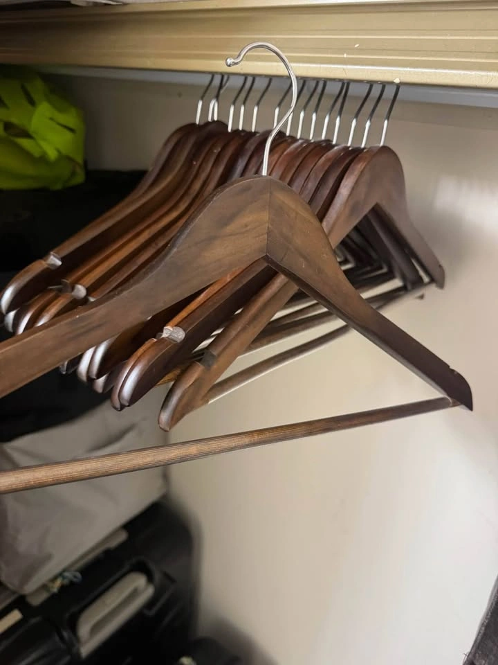 Wooden hangers - photo 2