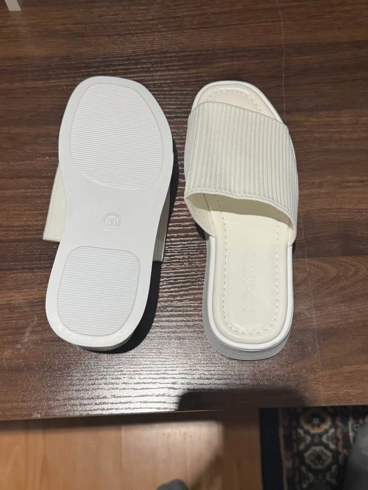 Lookyno Platform Slide Sandals - photo 2