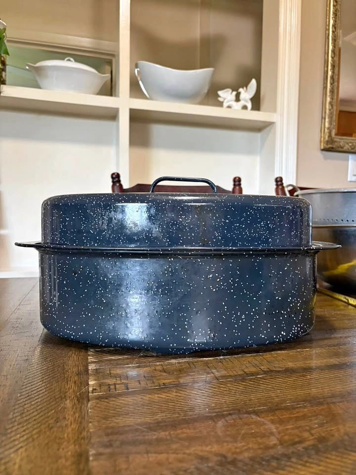 Granite Ware 18-Inch Oval Roaster