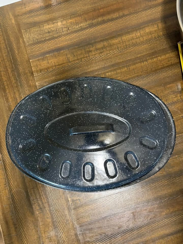 Granite Ware 18-Inch Oval Roaster - photo 2