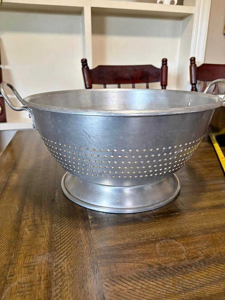 Large 16-Inch Aluminum Colander