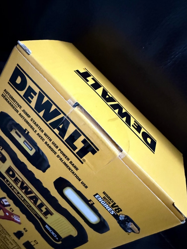 DeWalt 1600 Peak Amp Jump Starter - photo 4