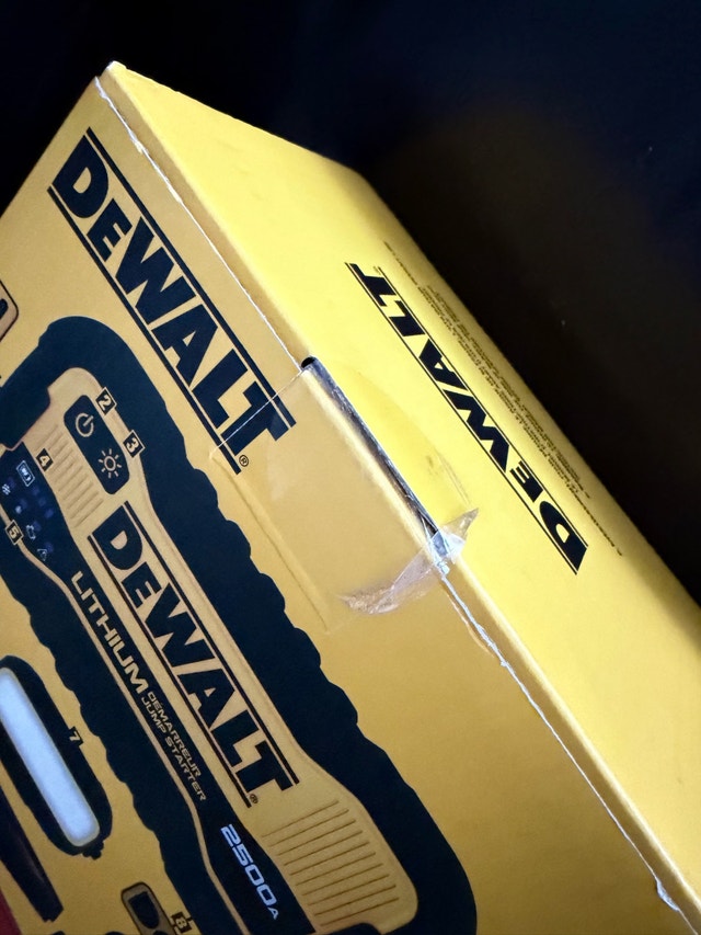 DEWALT Jump Starter 2500 peak amp - photo 4