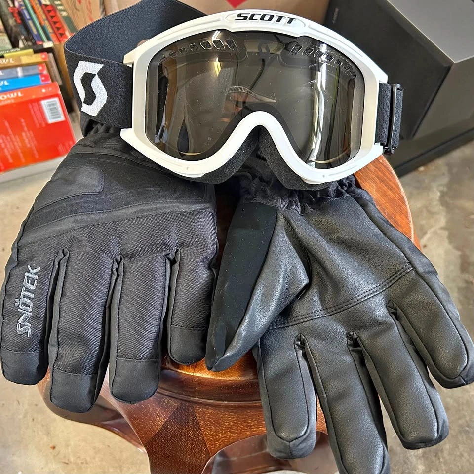 Scott Goggles and Snötek Gloves Set