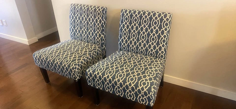 Accent chairs, blue and white in colour in excellent condition - photo 2