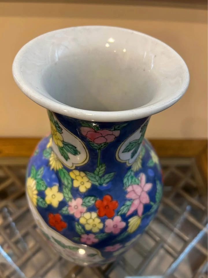 Antique Hand Crafted Chinese Floral Vase - photo 2