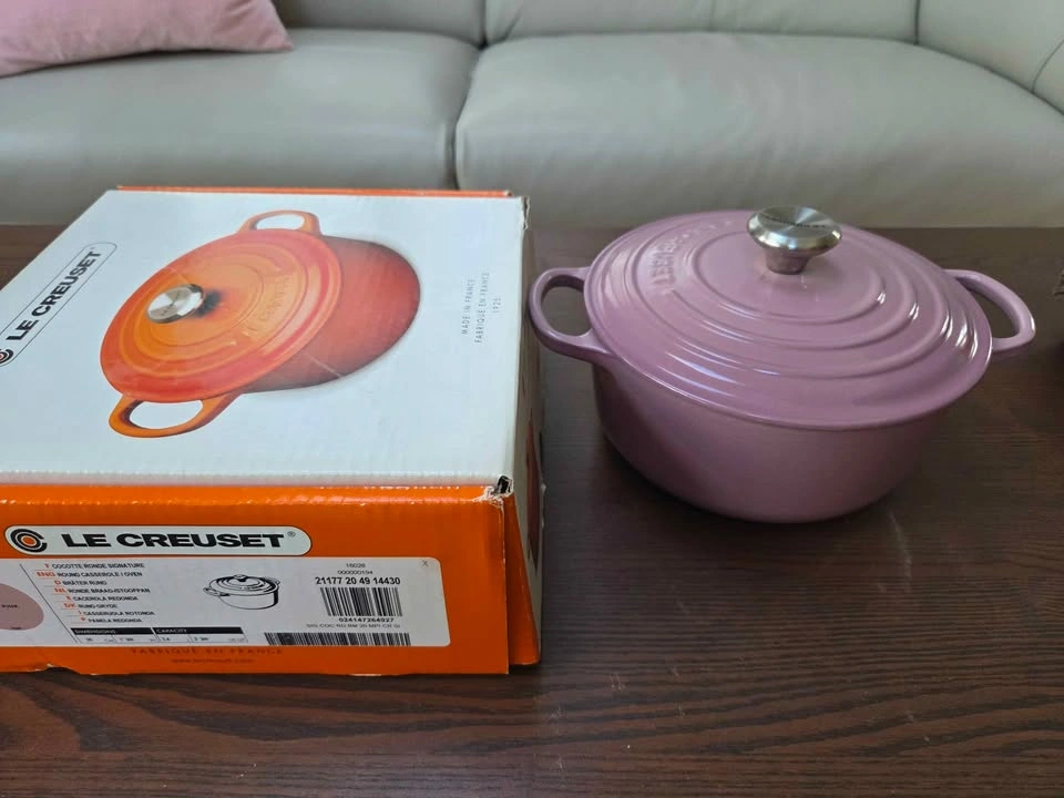 Le Creuset 20cm Round Casserole Dutch Oven - Rare Mauve Pink - photo 2