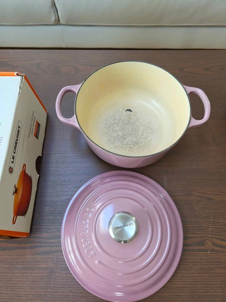 Le Creuset 20cm Round Casserole Dutch Oven - Rare Mauve Pink - photo 3