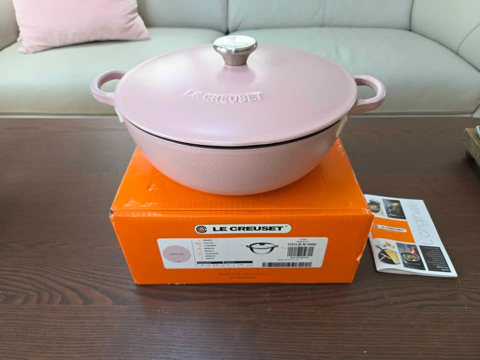 Le Creuset 26cm Sugar Pink Dutch Oven 4.25 QT – Rare Colour, New - photo 2