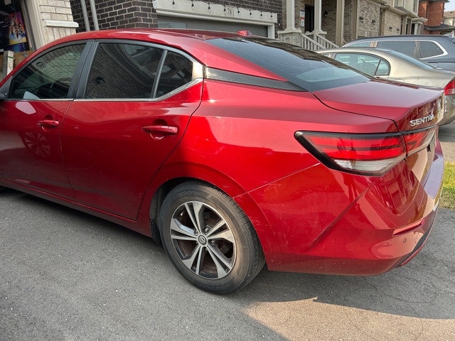 2020 Nissan Sentra SV – Clean & Well Maintained – 128,000 km - photo 3