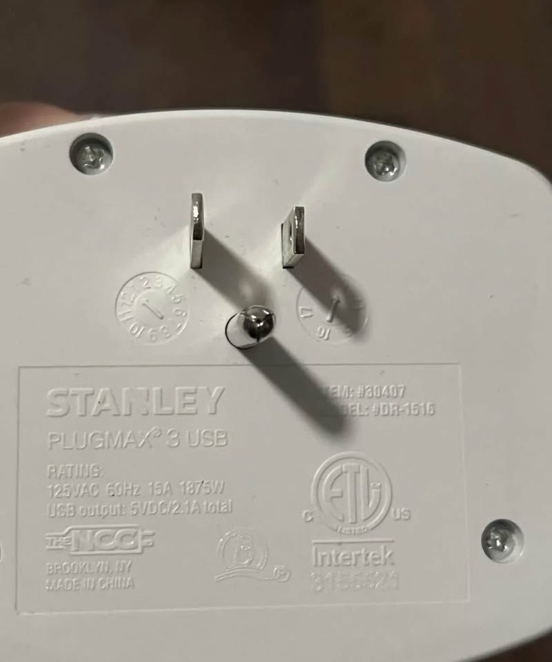 Stanley PlugMax 3-AC-Outlet 2-USB-Plug Wall Tap - photo 3