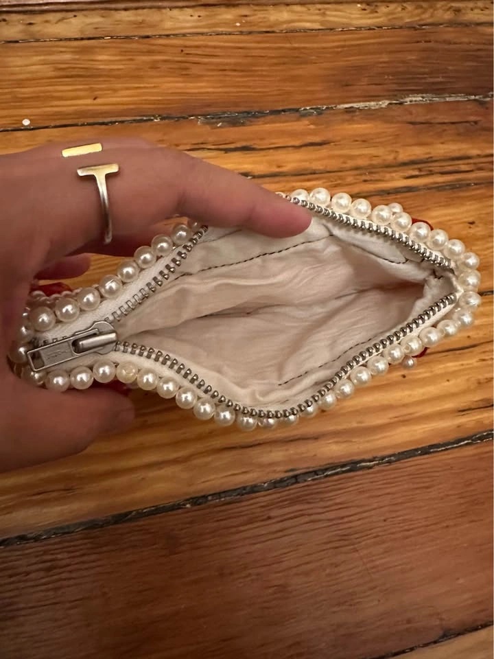 Vintage Beaded Pearl and Red Floral Clutch 👛 Pickup in Park Slop - photo 2