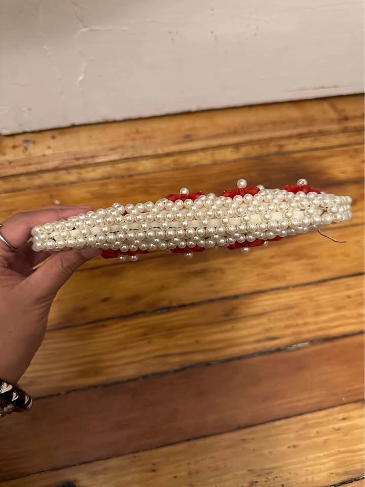 Vintage Beaded Pearl and Red Floral Clutch 👛 Pickup in Park Slop - photo 3