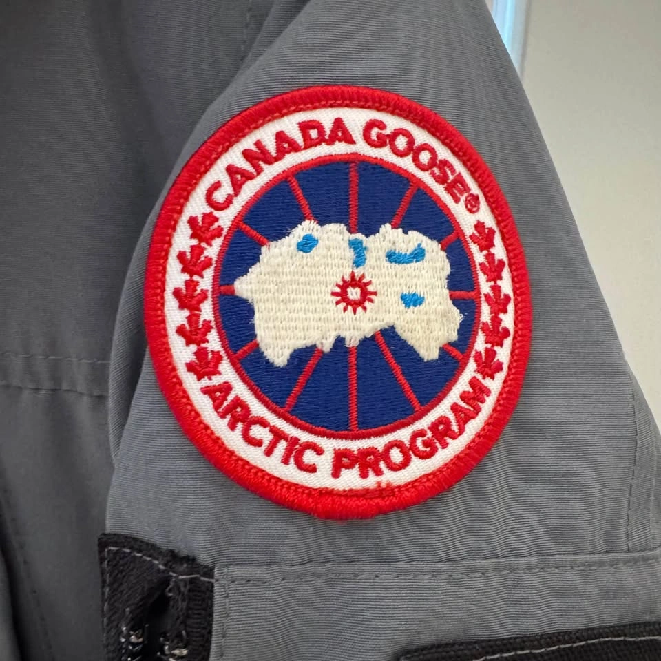 Canada Goose Women’s Montebello Parka - XS - Dark Grey (No fur) - photo 3