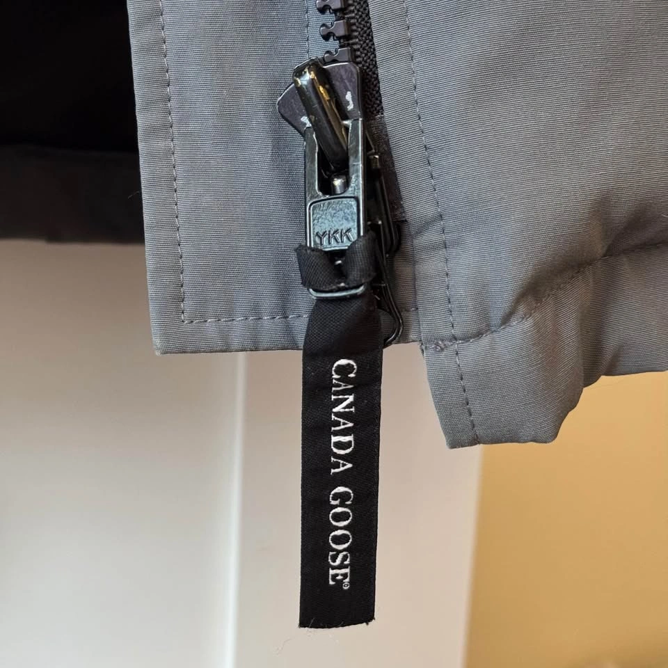 Canada Goose Women’s Montebello Parka - XS - Dark Grey (No fur) - photo 5