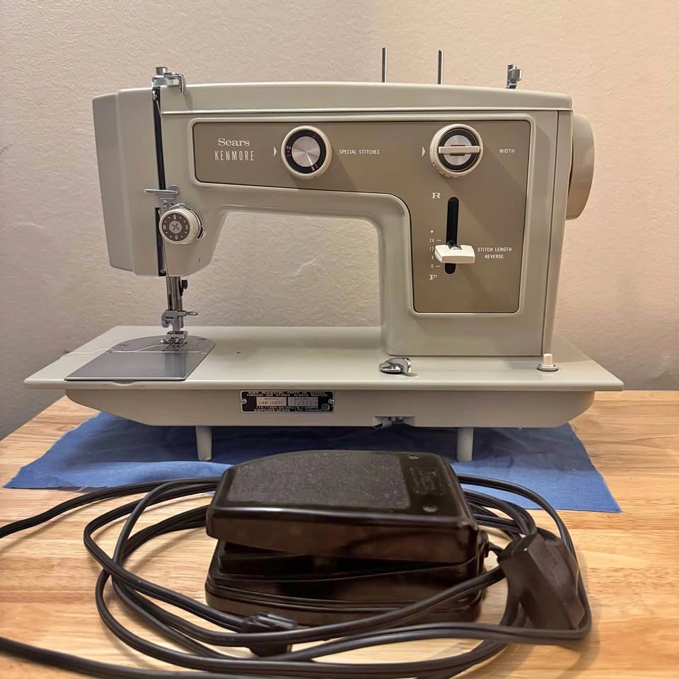 Vintage Sears Kenmore 148.12501 Sewing Machine - NEEDS REPAIR