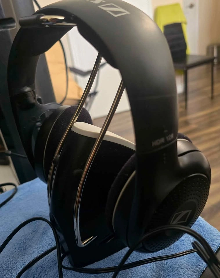 Sennheiser HDR 126 Wireless Headphones + Charging Base - photo 2