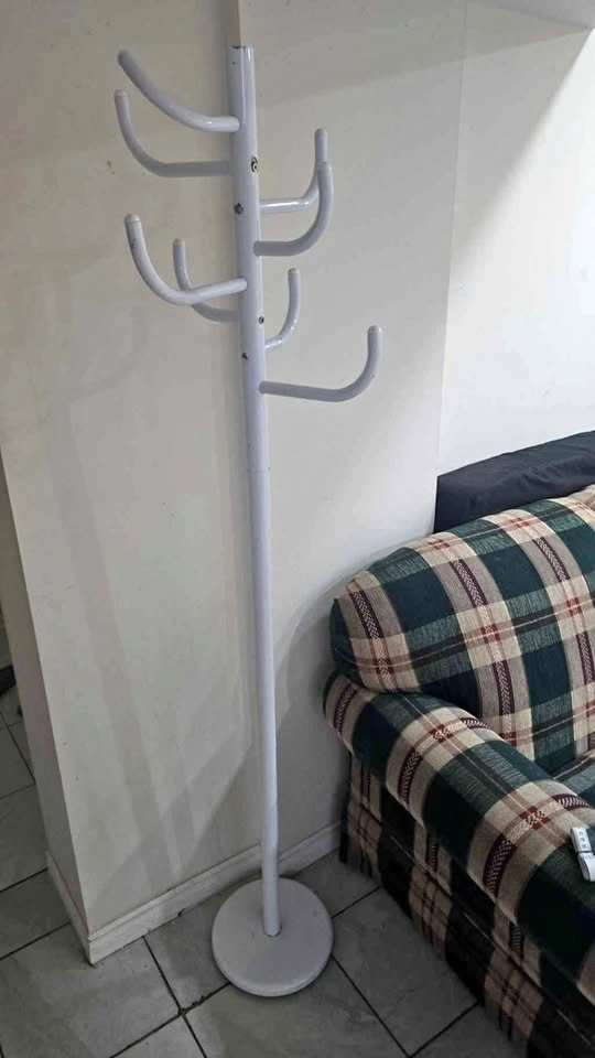 GEELONG White Metal Coat Rack