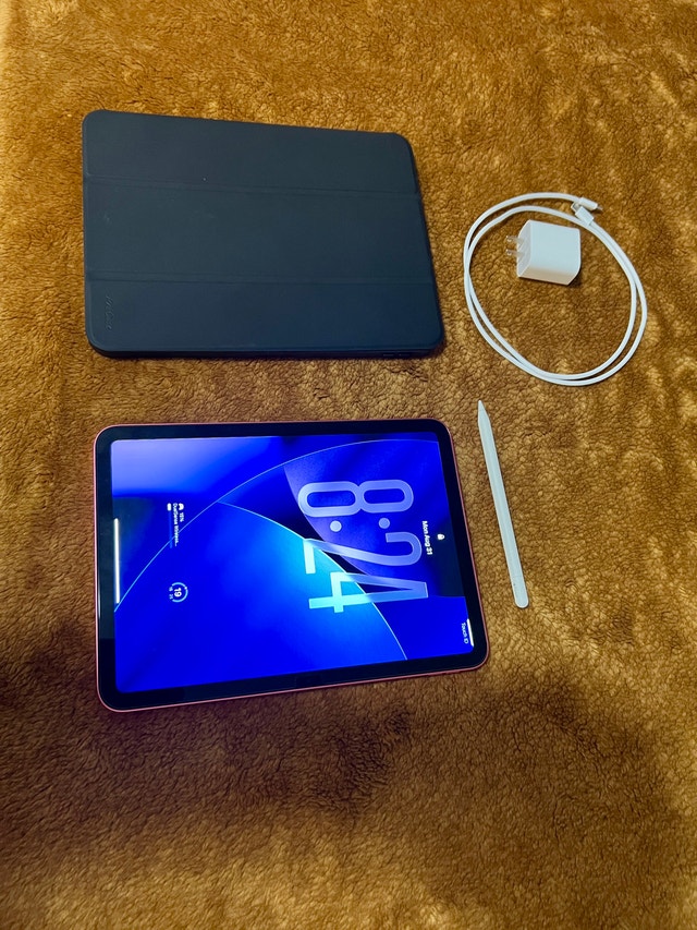 iPad 11th Gen 256GB Wi-Fi – Pink + Apple Pencil USB-C