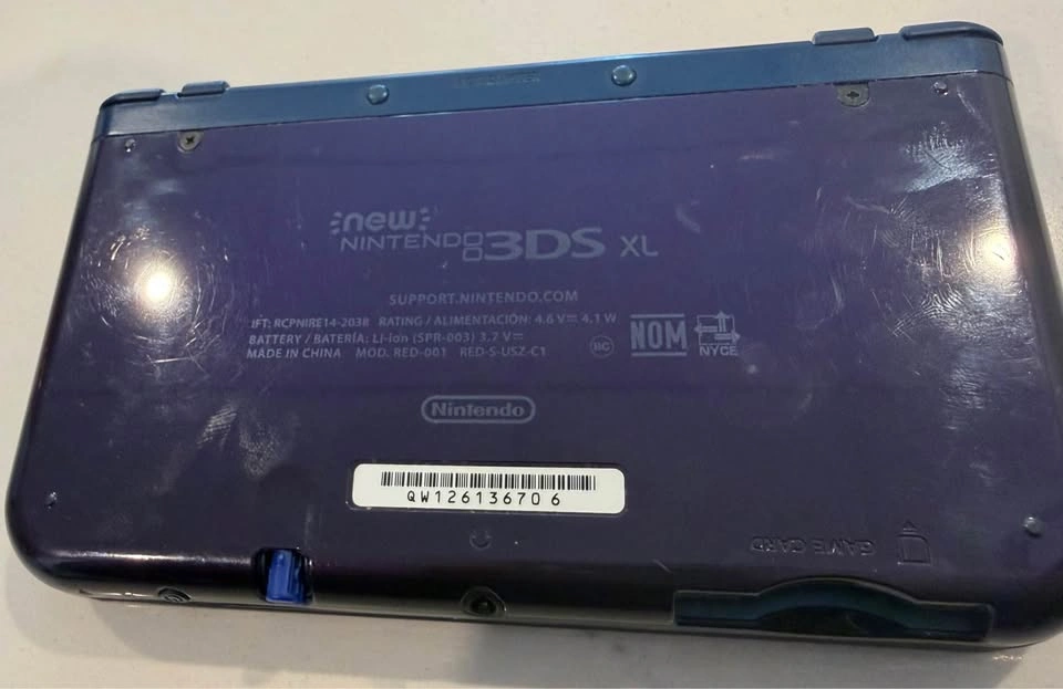Nintendo New 3DS XL Galaxy Edition - photo 3