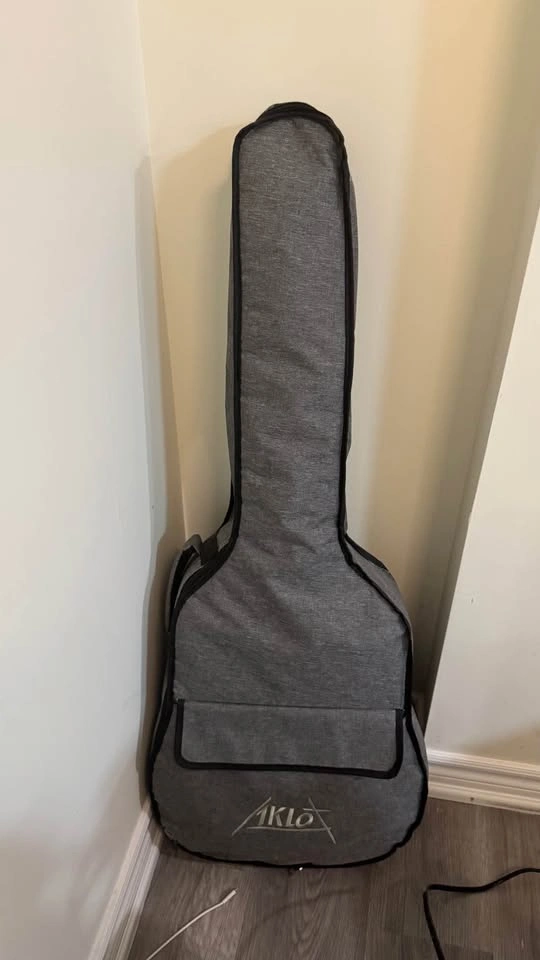Aklot guitar with accessories - photo 4